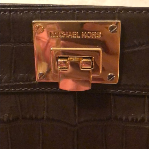 Michael Kors Astrid Croc Embossed Satchel & Wallet - Picture 2 of 8